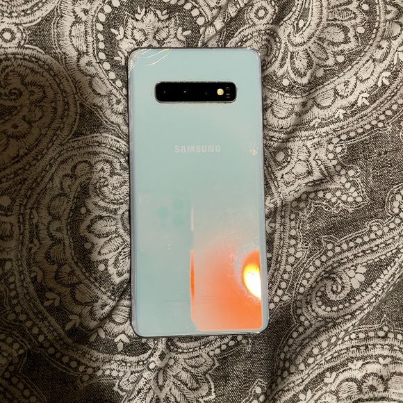 Samsung Galaxy S 10 phone - Picture 2 of 8